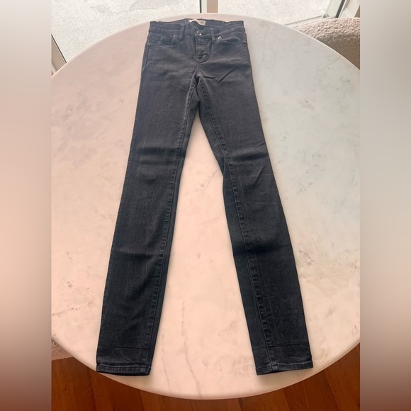 Madewell - Picture 1 of 8